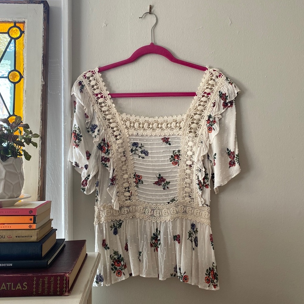anthropologie eri + ali floral romantic top!